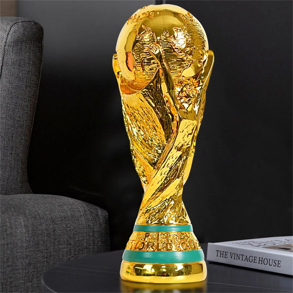 كأس كرة القدم الذهبي - ديكور فاخر لعشاق كرة القدم